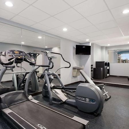 Quality Suites I-44 Tulsa Ngoại thất bức ảnh