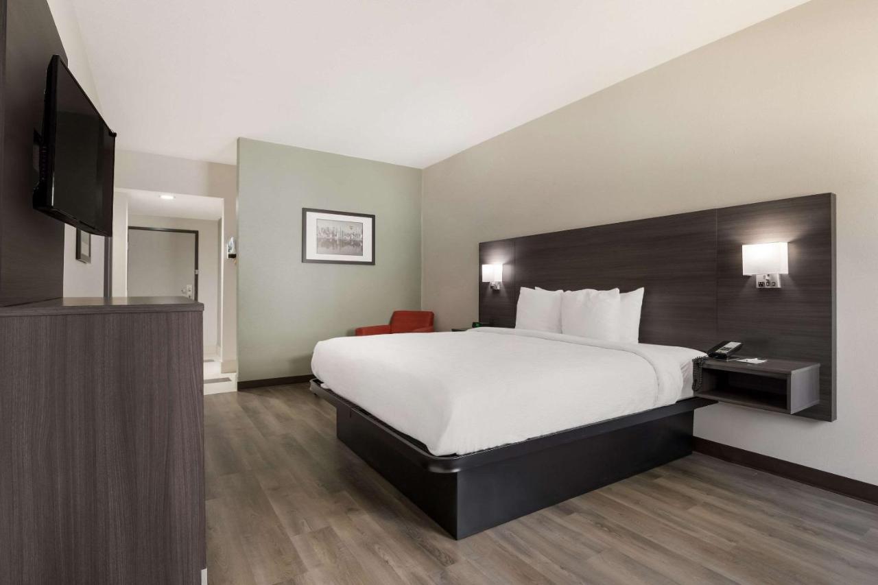 Quality Suites I-44 Tulsa Ngoại thất bức ảnh