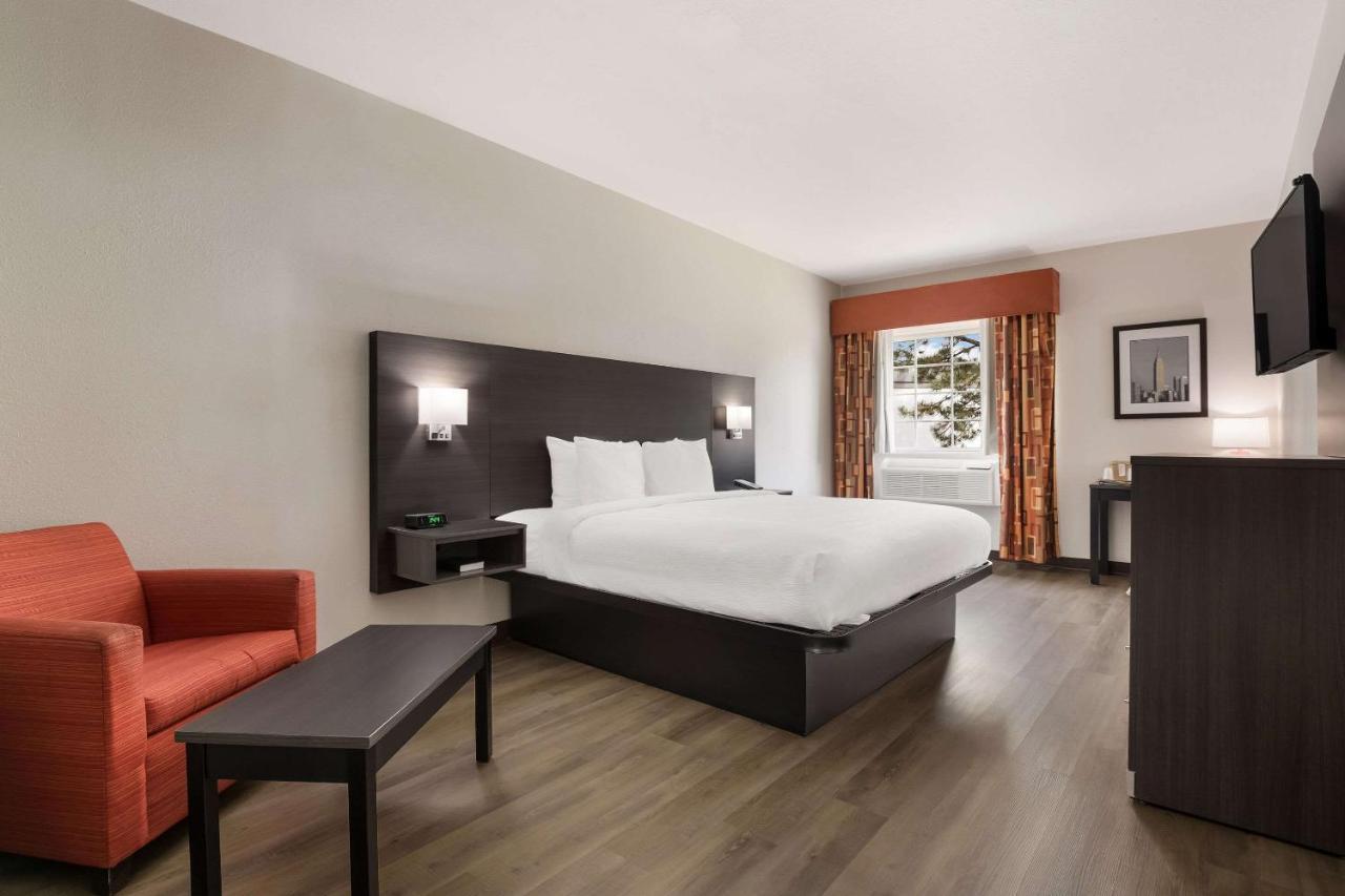 Quality Suites I-44 Tulsa Ngoại thất bức ảnh