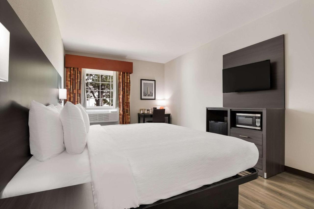 Quality Suites I-44 Tulsa Ngoại thất bức ảnh