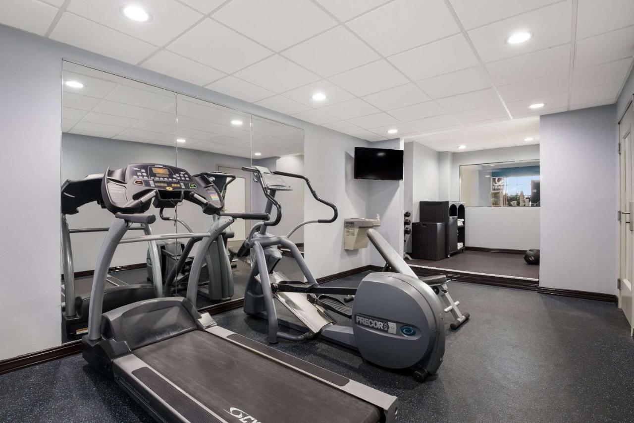 Quality Suites I-44 Tulsa Ngoại thất bức ảnh