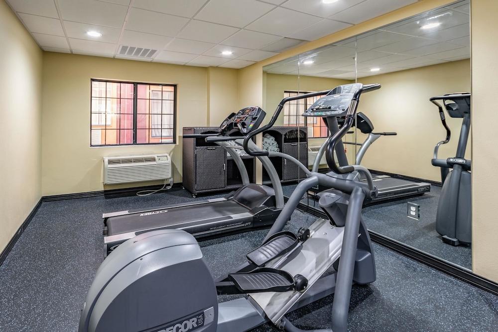Quality Suites I-44 Tulsa Ngoại thất bức ảnh